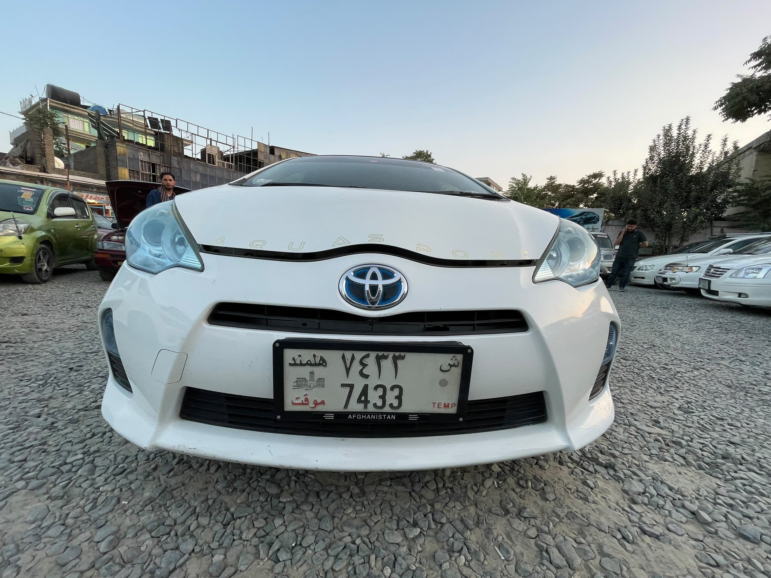 Toyota  Aqua 2013