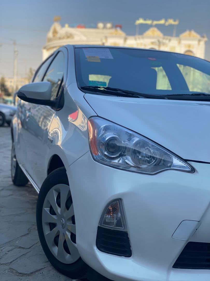 Toyota  Aqua 2013